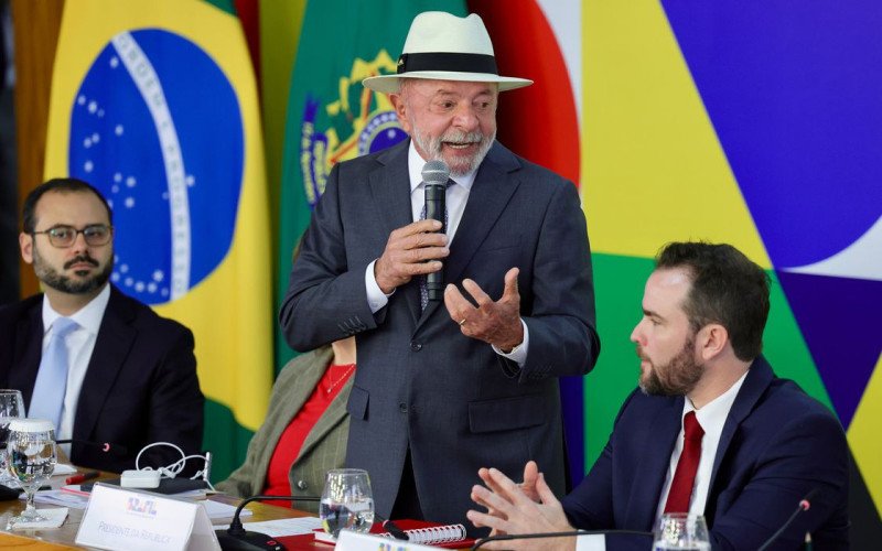 Lula anuncia novo Desenrola para quem ganha até R$ 8,1 mil | abc+
