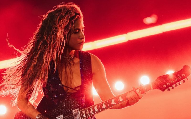 Com participação de cantores brasileiros, Shakira embalou mais de 2 milhões de pessoas, aproximadamente, durante Todo Mundo no Rio de 2026