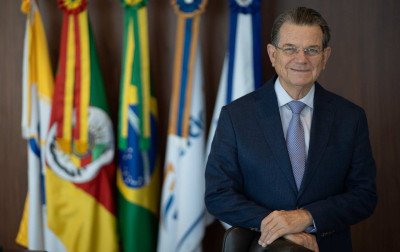 Luiz Carlos Bohn é reeleito presidente do Sistema Fecomércio-RS até 2030