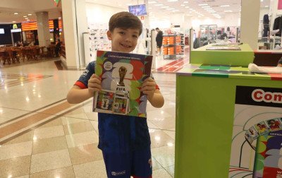 Álbum da Copa do Mundo movimenta vendas e troca de figurinhas em Novo Hamburgo