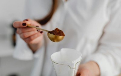 Café usado com bicarbonato de sódio? Acabe com os cheiros ruins com este truque simples
