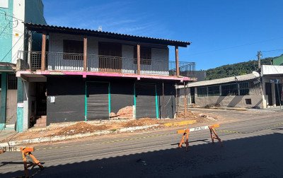 "Já estamos perdendo": Proprietário de prédio interditado fala sobre o caso e aponta problema