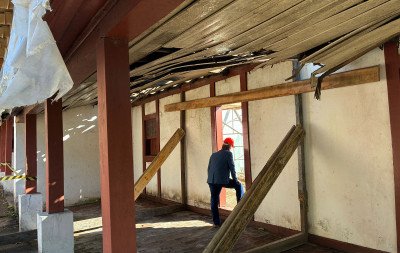 Duas equipes atuam nas obras de restauração da Casa do Imigrante; veja fotos