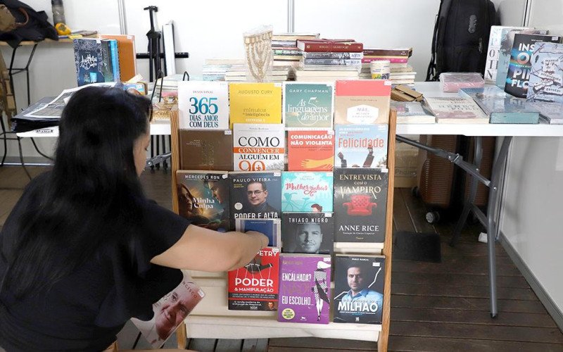 11 livreiros fazer parte do evento, que ocorre até sábado (9) 