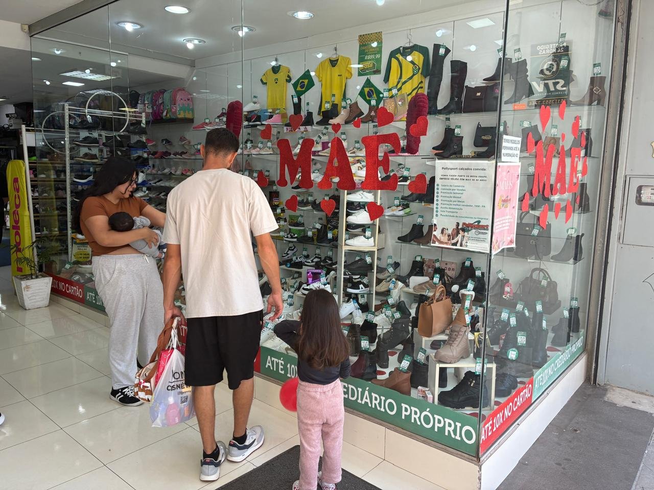 Com&eacute;rcio motivado e &agrave; espera de boas vendas para o Dia das M&atilde;es
