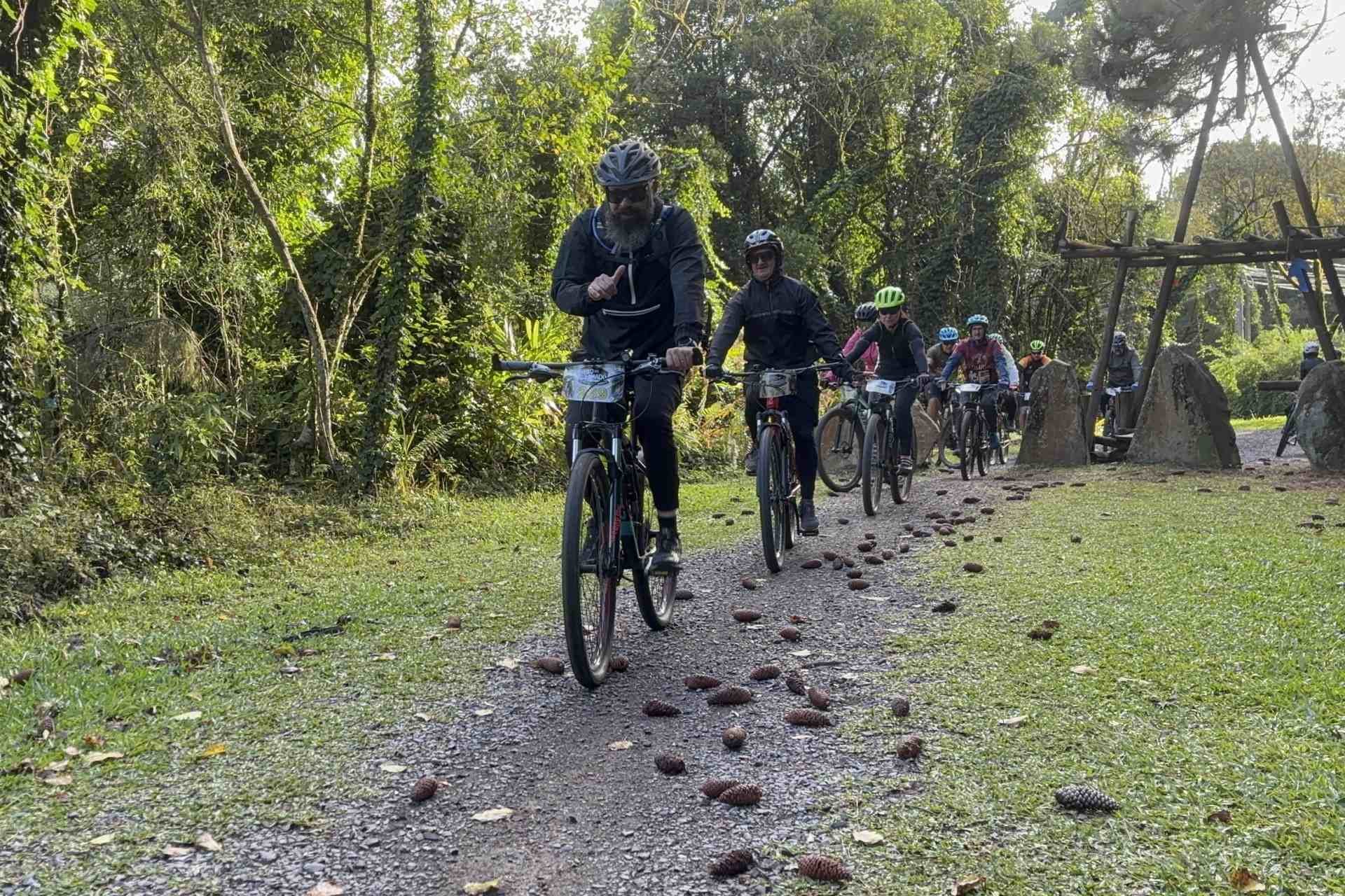 1&ordm; Pedal Feito em Gramado explora zona rural e re&uacute;ne quase 200 ciclistas