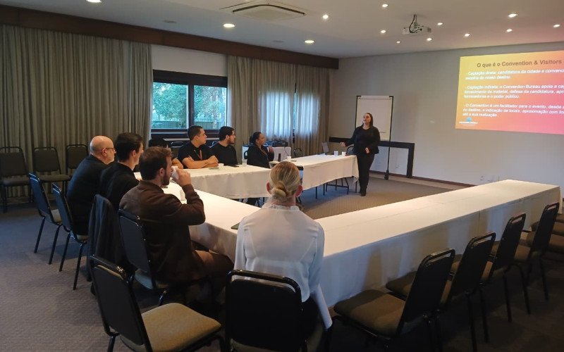 Treinamento da Room Tax, em Gramado