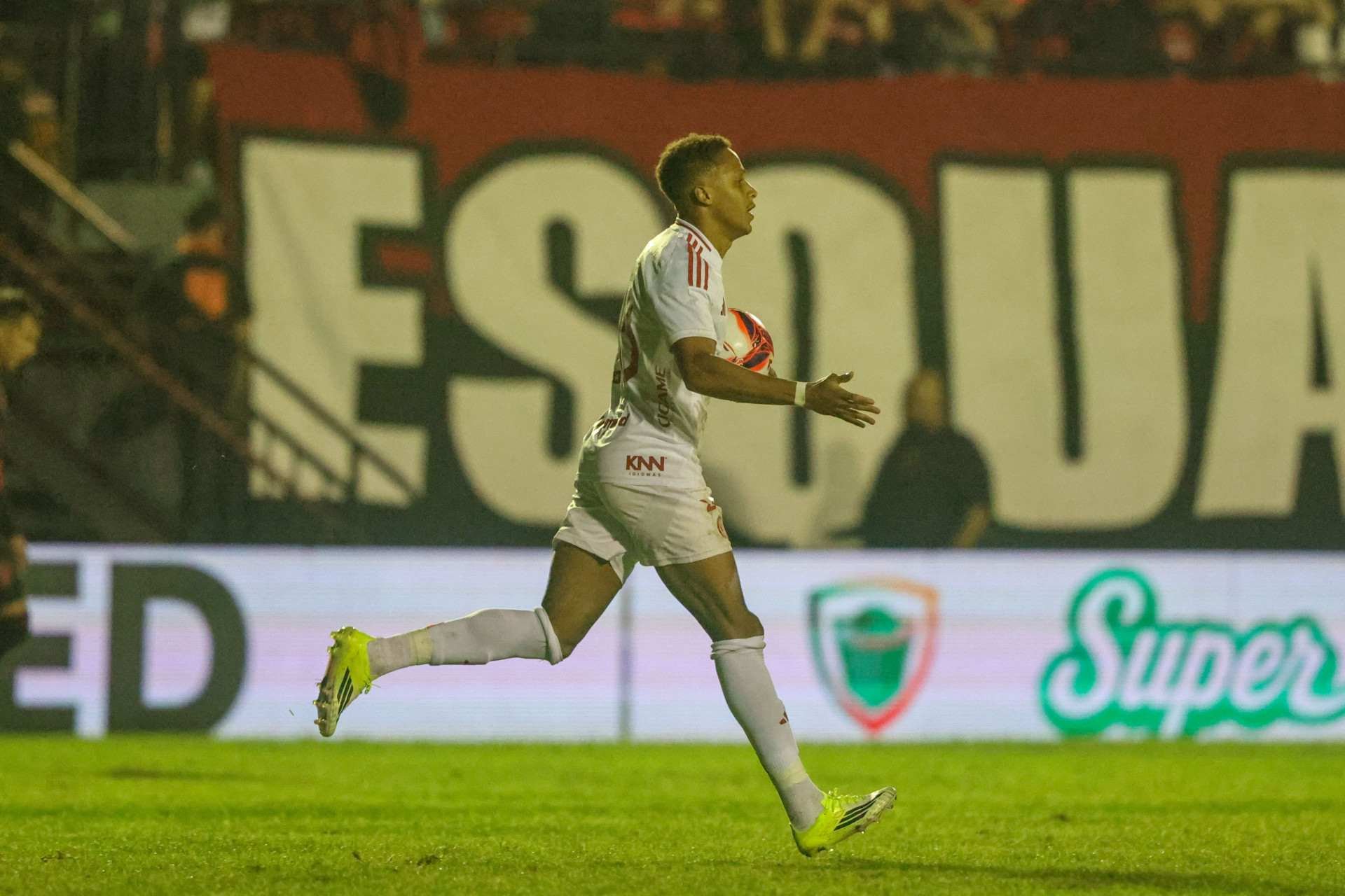 Inter busca virada no fim contra o Brasil de Pelotas e conquista a Recopa Gaúcha