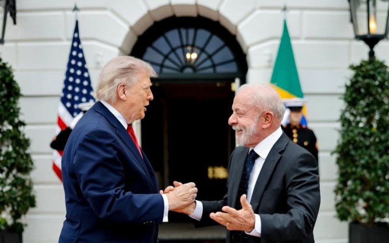 Reunião entre Trump e Lula durou cerca de 3 horas nesta quinta-feira (7)