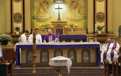 Fiéis se despedem do monsenhor Américo Cemin em Novo Hamburgo