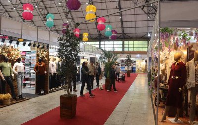Conjuntos e cores neutras em destaque na 5ª Tricofest