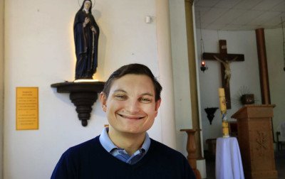 "É nos jovens que depositamos a semente do futuro": Conheça o padre Charles Kruel, que movimenta Nova Santa Rita