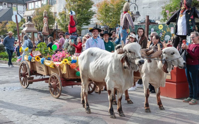 Desfile de Carretas percorrerá Centro de Gramado neste sábado
