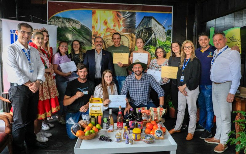 Agroindústrias gramadenses recebem certificação estadual na 35ª Festa da Colônia