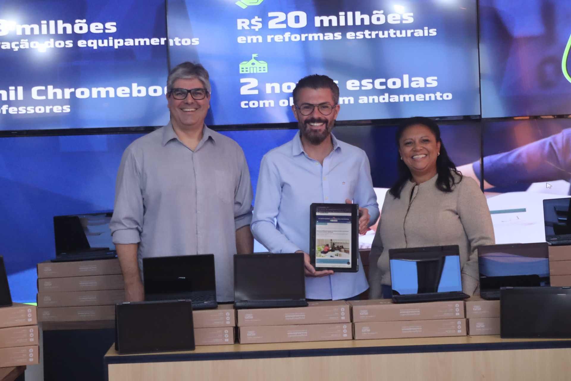 Mais de 2,2 mil chromebooks são entregues para a Educação em Novo Hamburgo