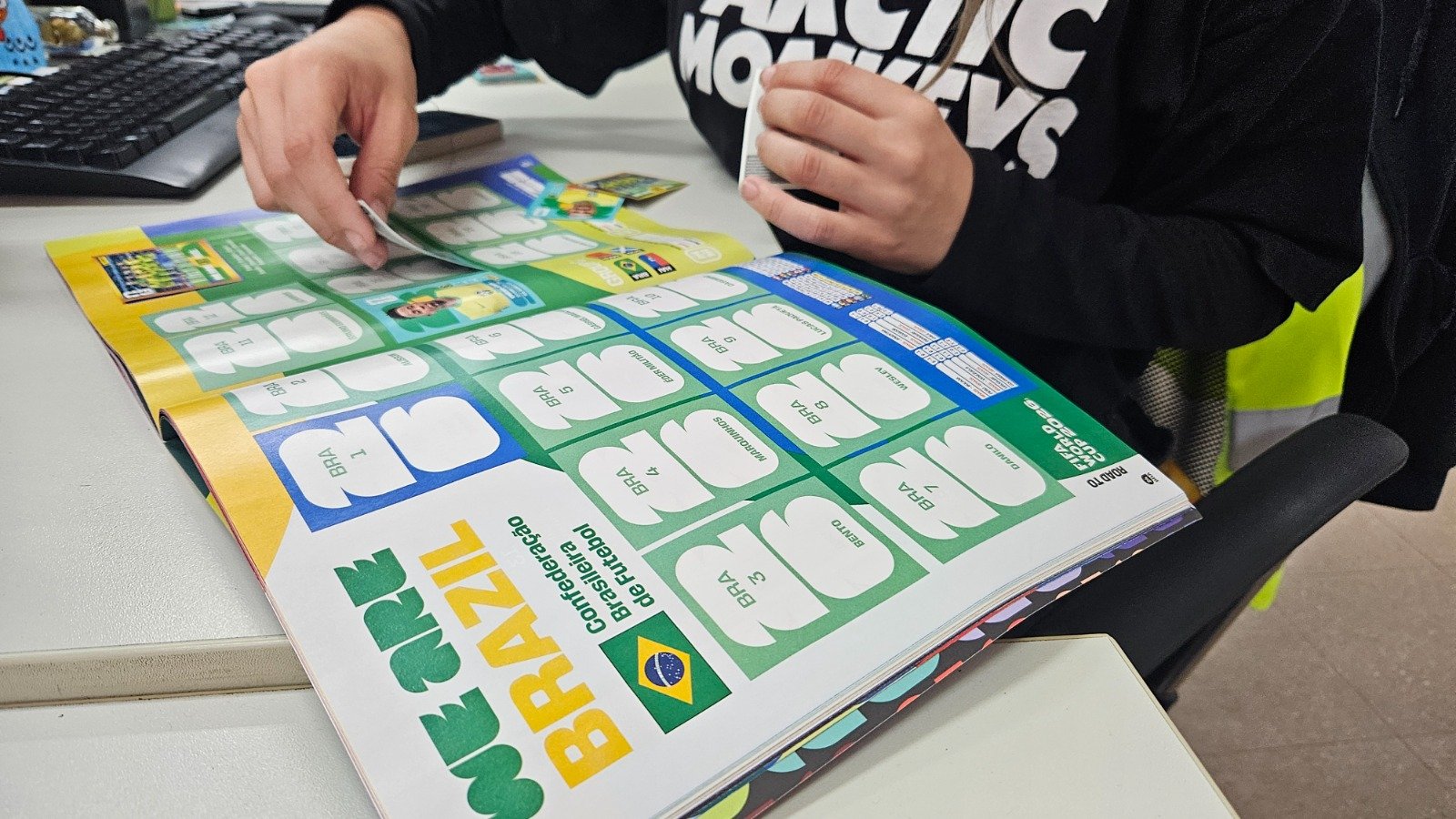 Biblioteca Pública será ponto de encontro para troca de figurinhas do álbum da Copa do Mundo