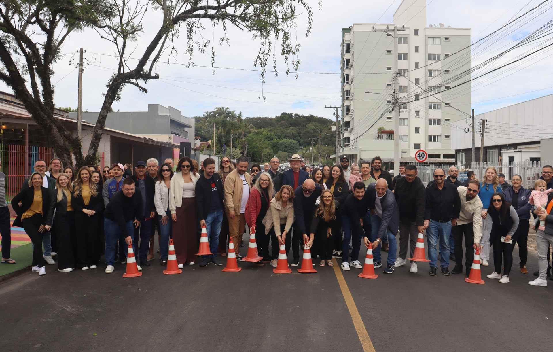 Estância Velha entrega asfalto em trecho estratégico da cidade com investimento de R$ 460 mil