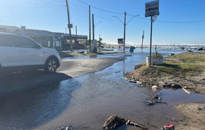 Ciclone bomba: Forte ressaca no mar é causada pelo swell do fenômeno no litoral norte gaúcho