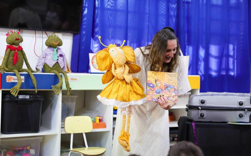Cerca de 5 mil alunos de Port&atilde;o participam do projeto &ldquo;Autor na Escola&rdquo;