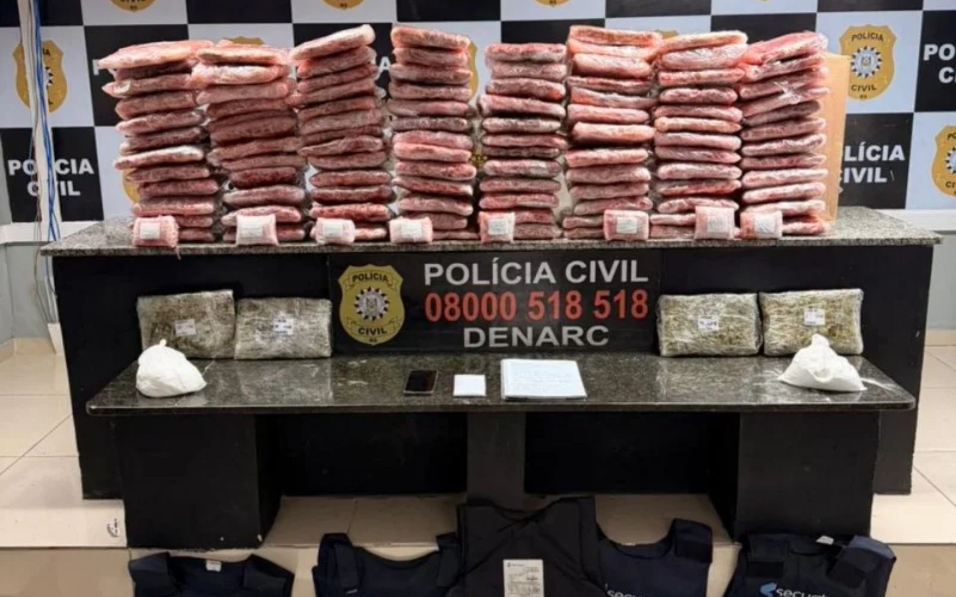 Carga de skunk avaliada em R$ 1 milh&atilde;o &eacute; encontrada em casa e mulheres s&atilde;o presas em Canoas