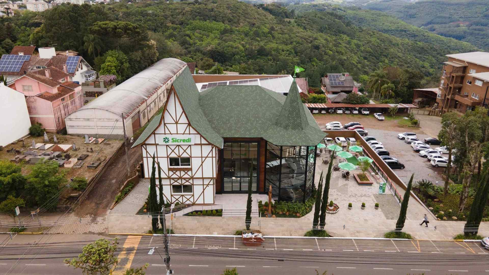 R$ 31 milhões distribuídos e participação recorde de associados na assembleia da Sicredi Pioneira