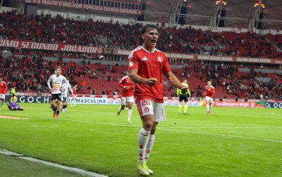 Inter vence novamente o Athletic e avança às oitavas da Copa do Brasil
