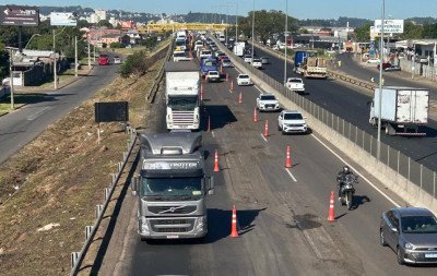 Alerta de trânsito: Congestionamento quilométrico em ponto com obras na BR-116 nesta terça-feira