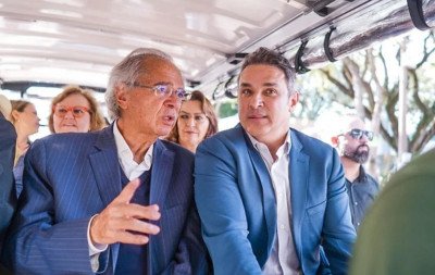 Ex-ministro de Bolsonaro vai contribuir com Zucco em plano de governo
