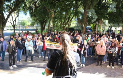 Professores entregam nova proposta para a Prefeitura de Canoas; entenda
