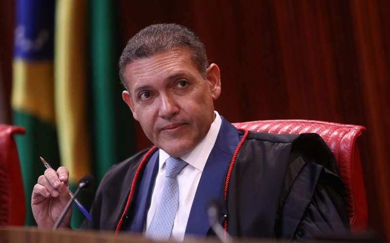 Nunes Marques toma posse na presidência do TSE e vai comandar eleições | abc+