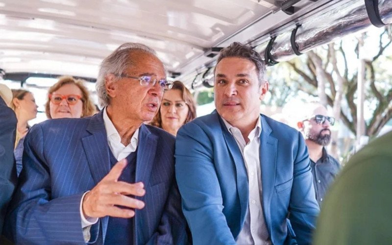 Paulo Guedes e Luciano Zucco (PL) em Santa Rosa | abc+