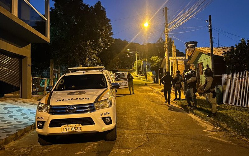Matadores e operadores financeiros de facção são alvos de megaoperação no Vale do Sinos