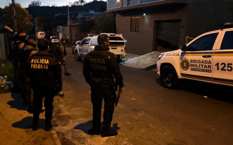 Matadores e operadores financeiros de facção são alvos de megaoperação no Vale do Sinos