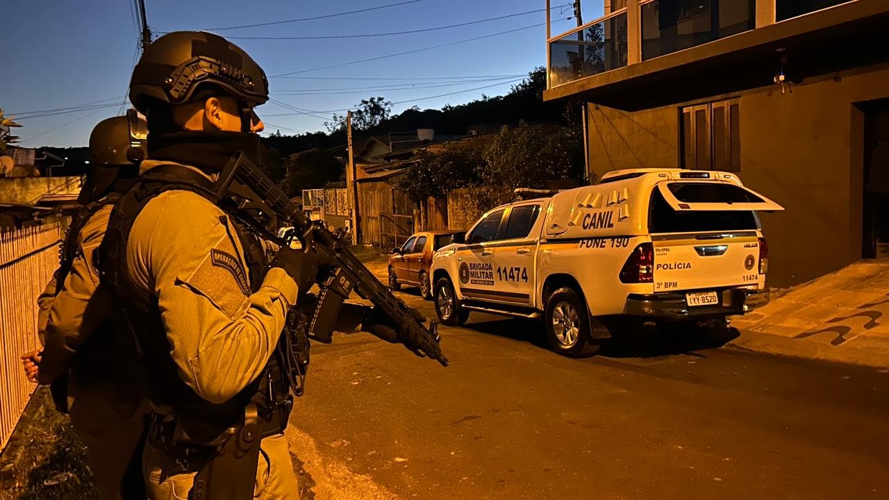 Matadores e operadores financeiros de fac&ccedil;&atilde;o s&atilde;o alvos de megaopera&ccedil;&atilde;o em cidades do Vale do Sinos