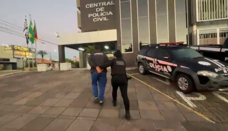 Homem levado à cadeia nesta terça-feira (12) é suspeitos de abusos cometidos em Canoas | abc+