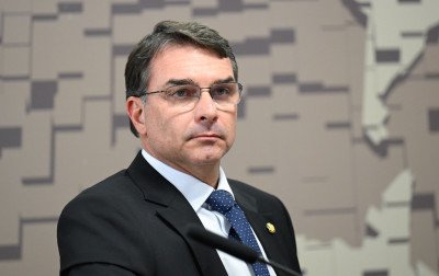Flávio discute com Departamento de Estado dos EUA classificar PCC e CV como terroristas