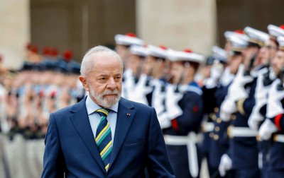 A gente não vai deixar o Trump intervir no Pix, diz Lula durante evento em Goiás