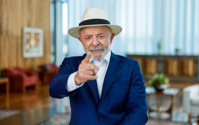 Lula diz que China é "parceira privilegiada" do Brasil