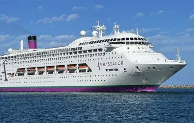 França coloca navio com mais de mil pessoas a bordo em quarentena após morte de passageiro