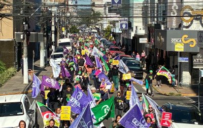 Professores municipais reivindicam valorização em atos e paralisação
