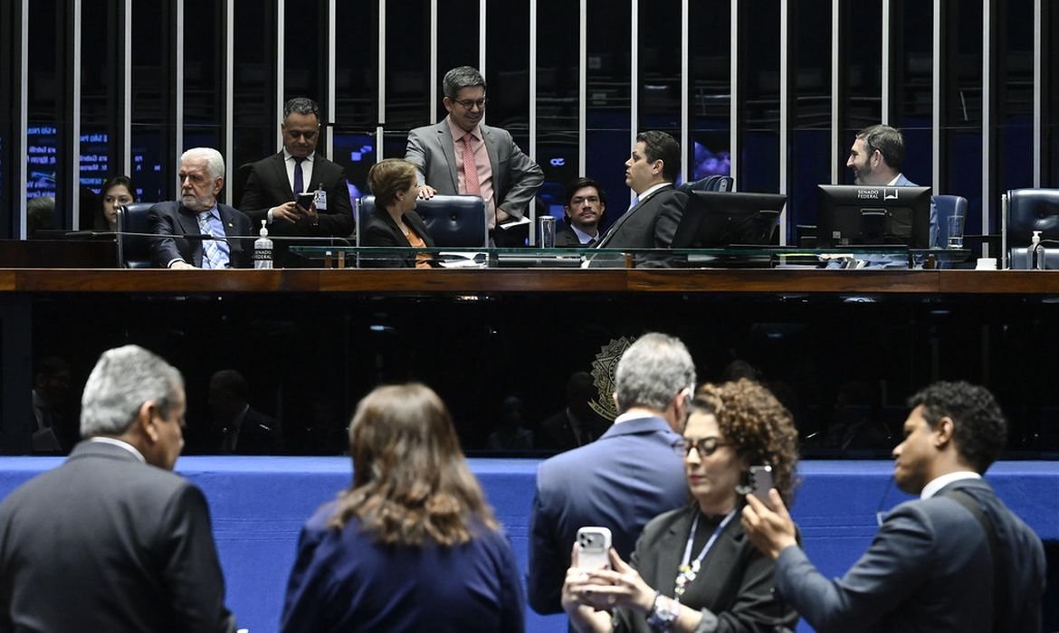 CNH gr&aacute;tis e autom&aacute;tica? Senado aprova nova medida para motoristas; entenda a proposta