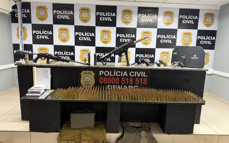 Submetralhadora artesanal e 519 munições de fuzil estavam entre o material escondido | abc+