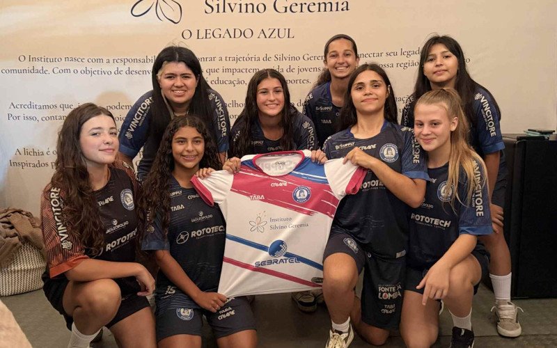 Instituto Silvino Geremia apoia as atletas da base feminina do Aimoré