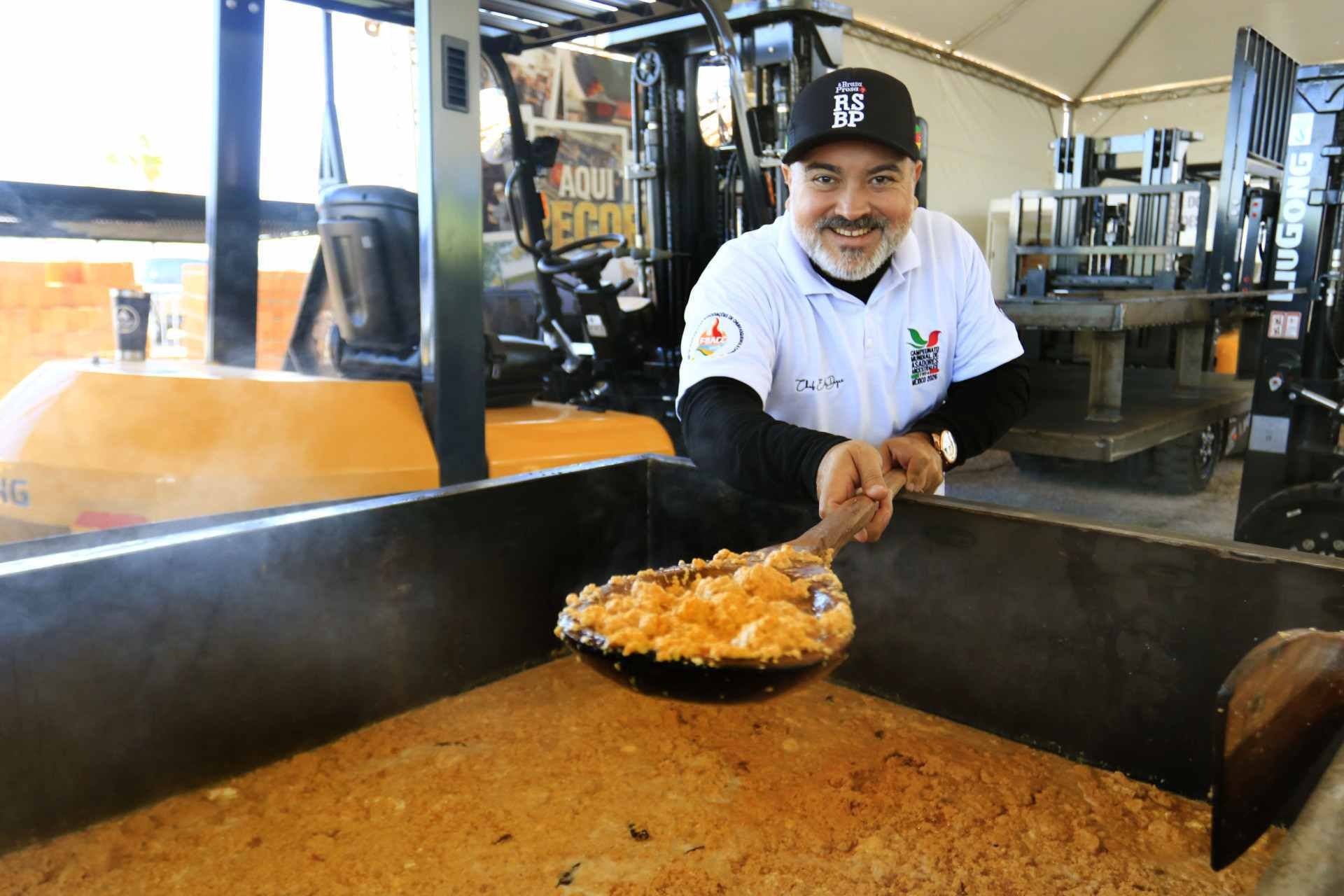 Recorde da maior ambrosia do Brasil foi batido no primeiro dia de Fenasul Expoleite
