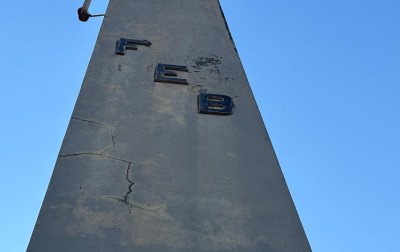 Aposentado reclama de condições precárias do Monumento ao Expedicionário na Praça da Bandeira