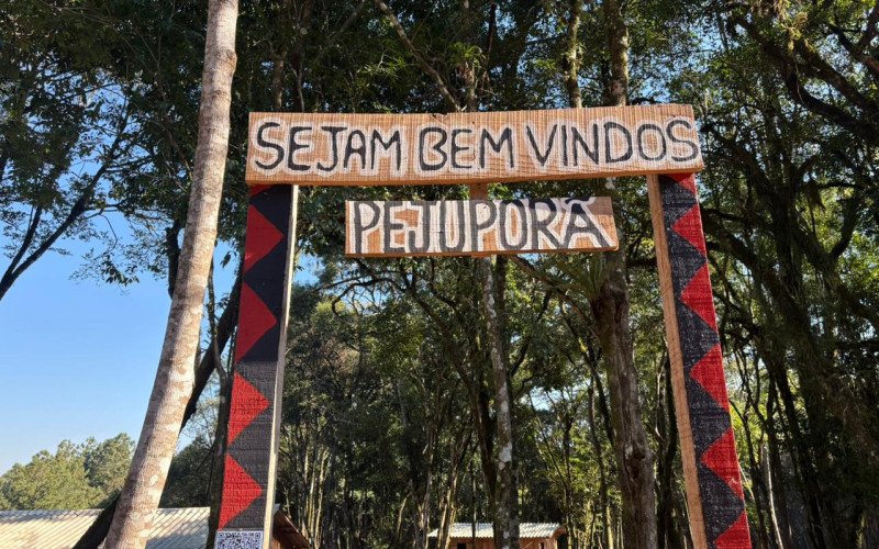 Roteiro étnico-cultural na aldeia guarani, no interior de Canela