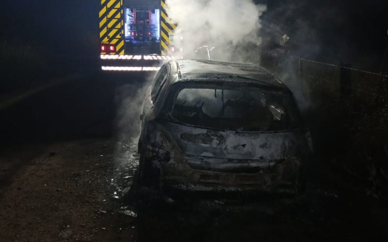 Veículo do homem, um Chevrolet Vectra Hatch, foi achado carbonizado na Estrada Marcírio Souza Carpes, na localidade de Pesqueiro | abc+