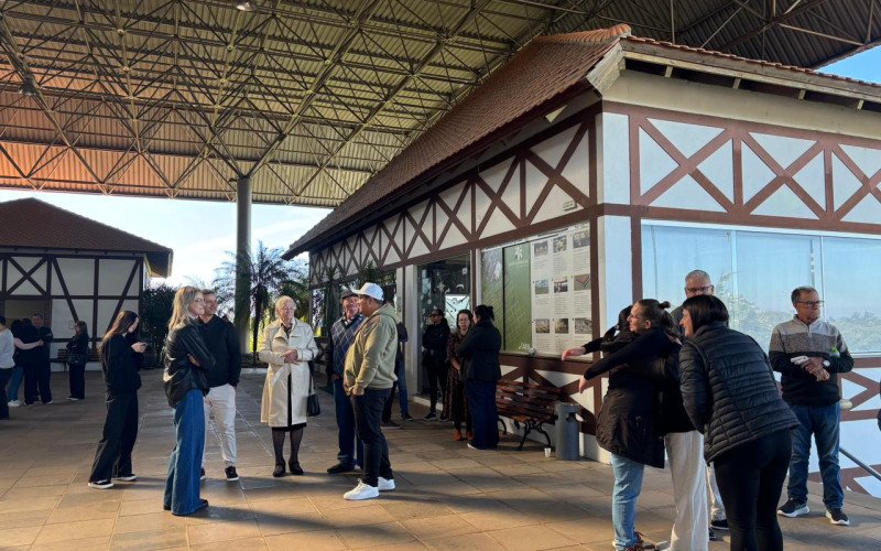 Velório de Neila Patrícia Gomes de Medina, Débora Juliana Reinheimer Marques e Cecília Marques de Medina no sábado (16), em Novo Hamburgo, na Capela Ecumênica do Crematório e Cemitério Parque Jardim da Memória
