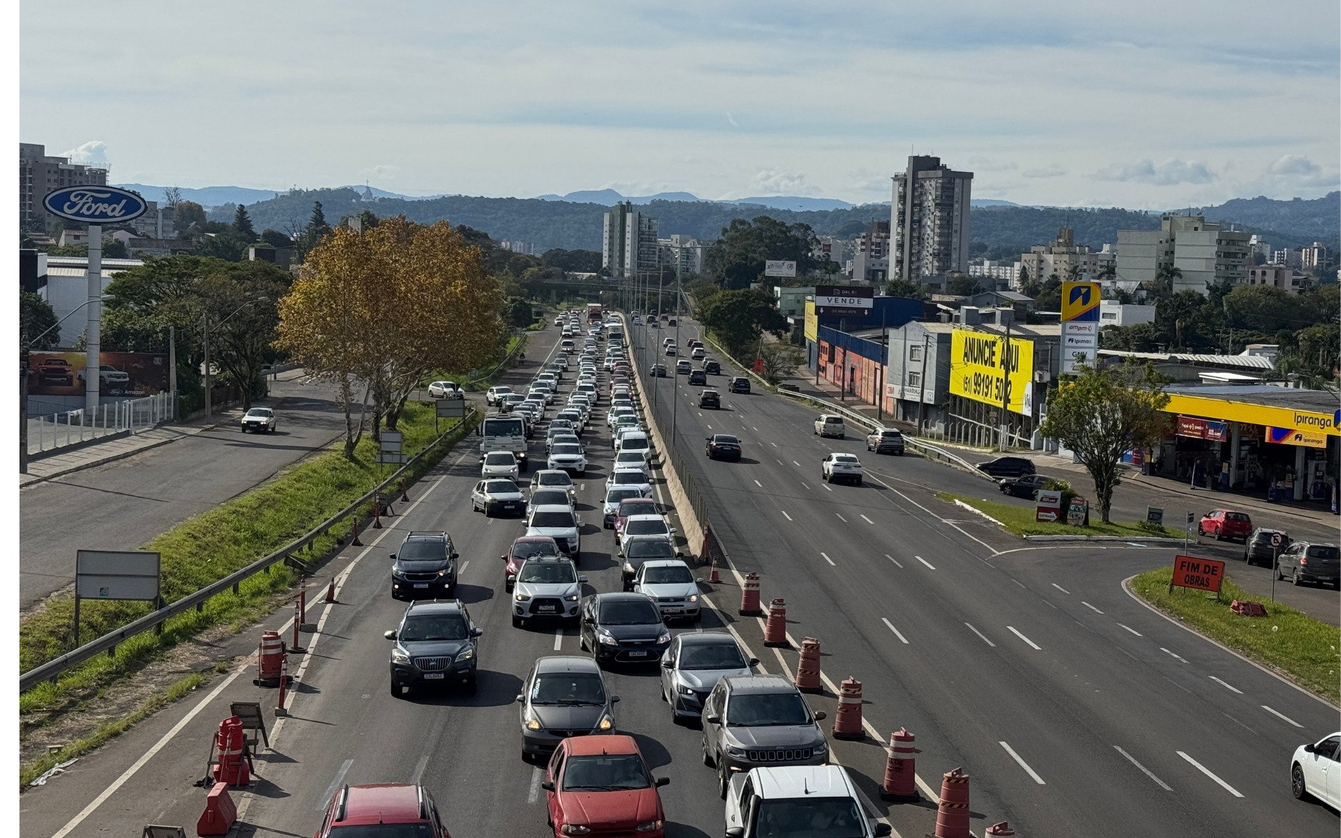 VÍDEO: Obras e estreitamento de pista causam congestionamento na BR-116, em Novo Hamburgo