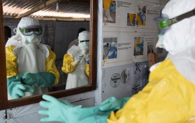 Variante rara causa surto de ebola na África e OMS declara emergência de saúde pública internacional